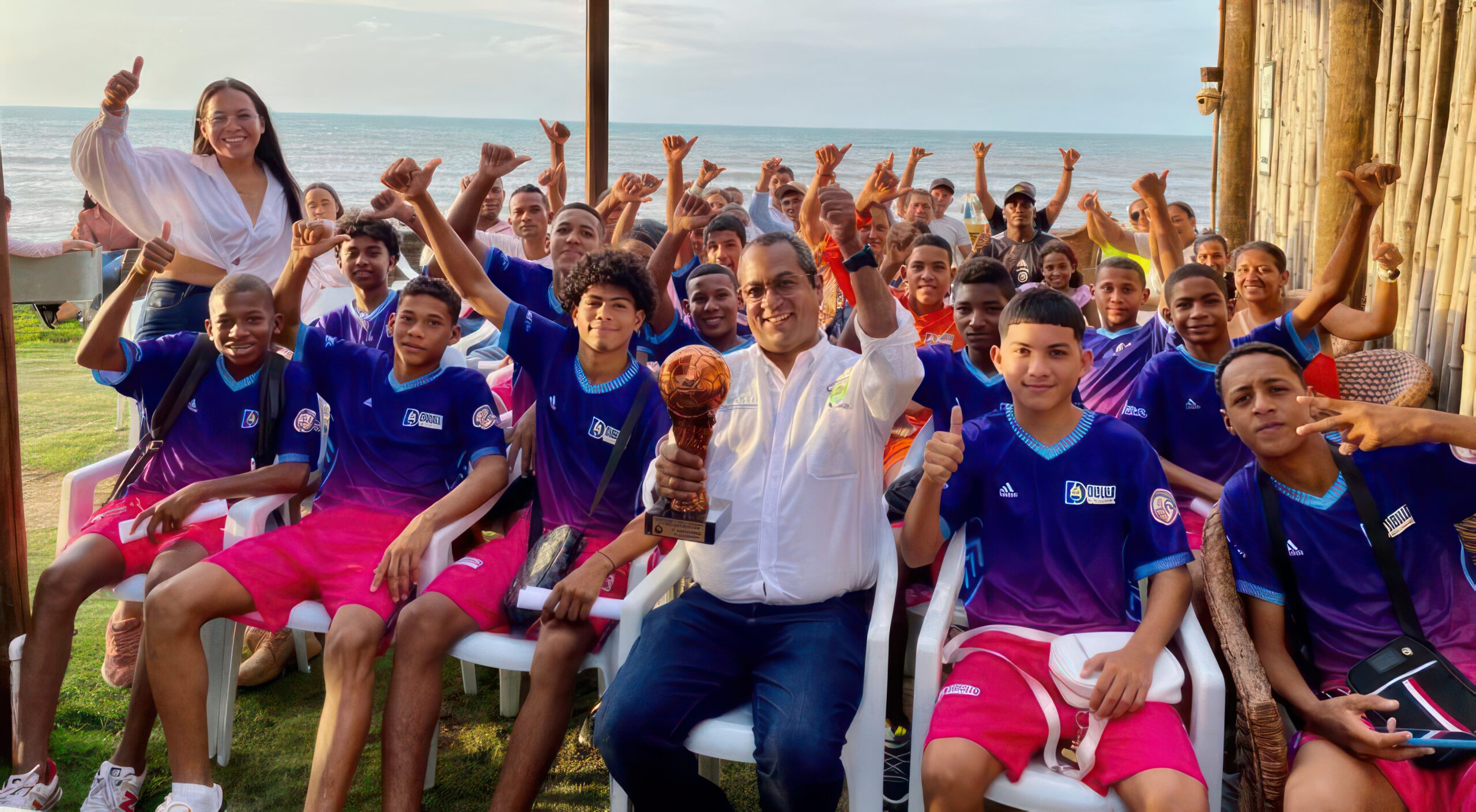 El Alcalde, Marlon Amaya Mejía, entregó reconocimiento a los integrantes del equipo